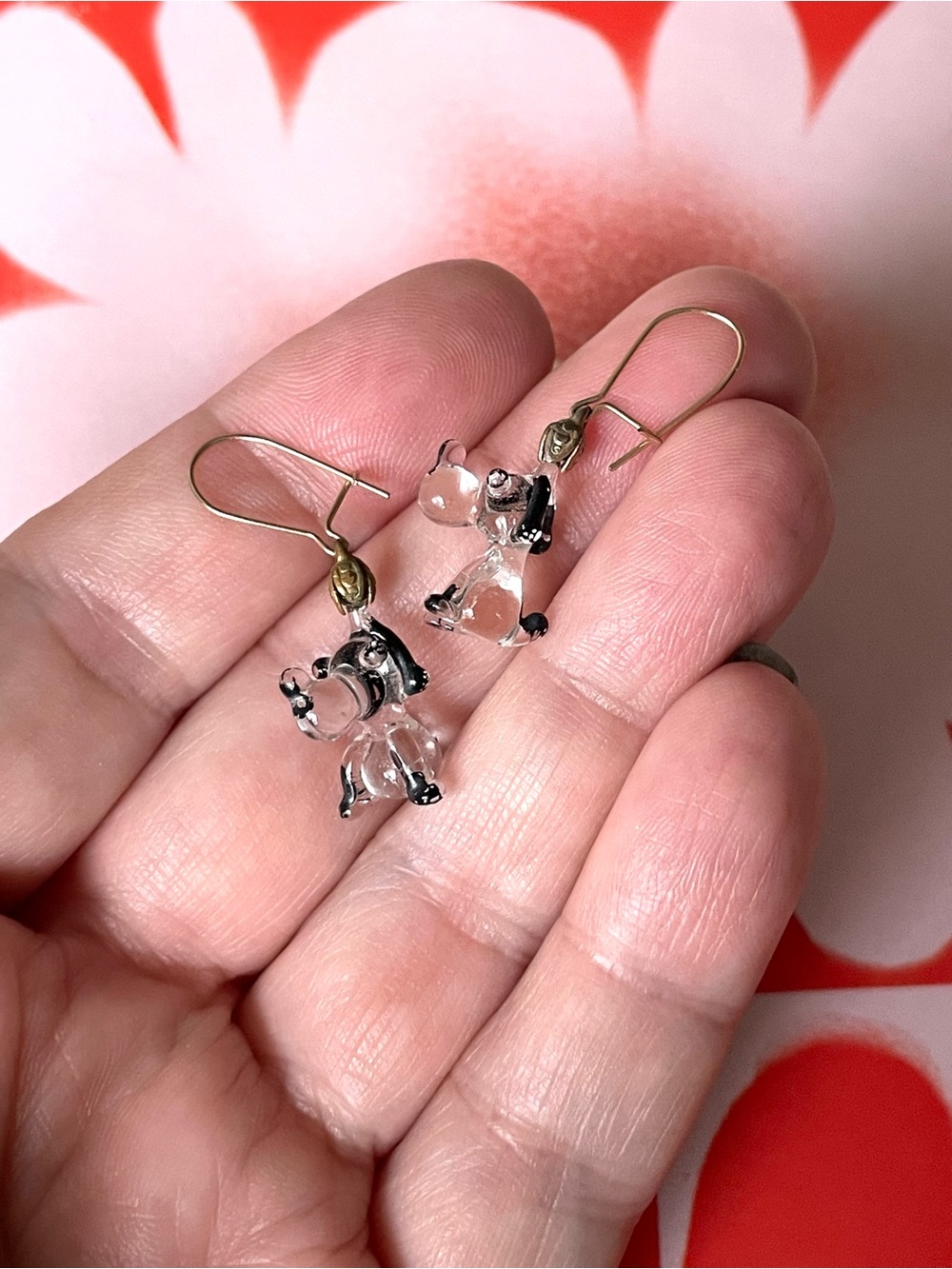 Vintage clear & black glass beagle dog dangle earrings Snoopy-ish